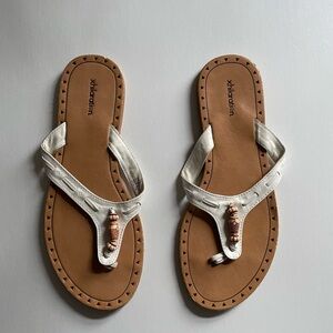 White & Tan Seashell Flip Flip Sandals🐚👡
